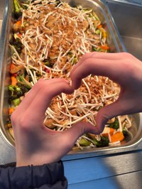Die Preisgestaltung für das schulische Mittagessen im Schuljahr 2026/27